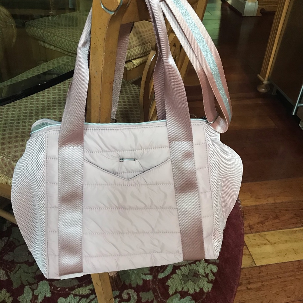 Stella & Dot Blush Crush It Duffle Bag
